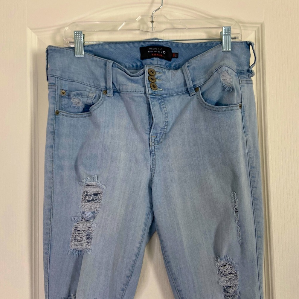 Torrid light blue skinny jeans
